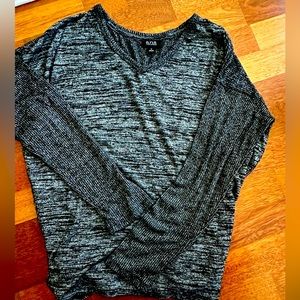 Stylish heathered Long sleeve in Medium